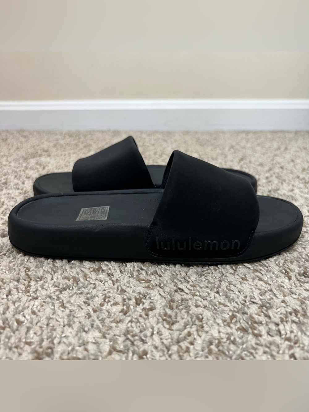 Lululemon Women’s Restfeel Slide Black Size 5